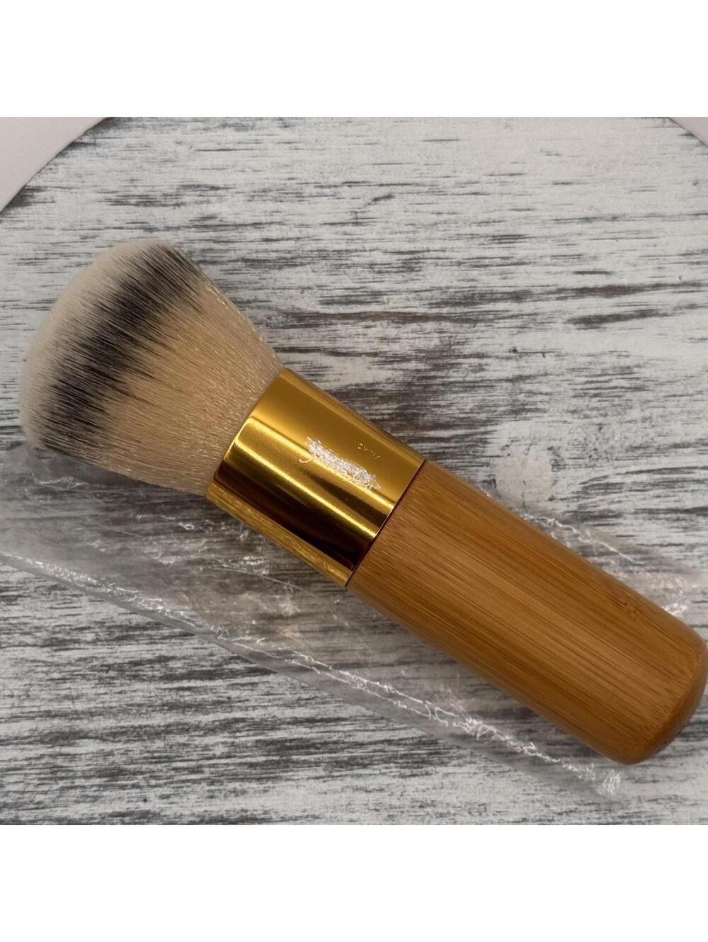 Tarte The Buffer Airbrush Finish Bamboo Foundation Kabuki Brush New w/o Box - Picture 2 of 5